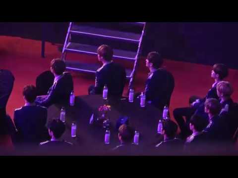 180214 가온차트 시상식 워너원 대기석 - 갓세븐 무대 Wanna One Reaction to Got7