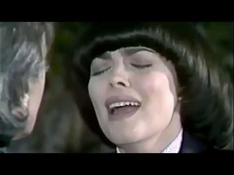 Mireille Mathieu et Charles Aznavour   Une Vie D'Amour 1981