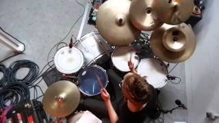 13 Silas drums 2 - Trentemøller: Come Undone (Trentemøller Remix)