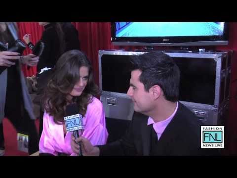 Victoria Secret 2010: Angel Isabeli Fontana