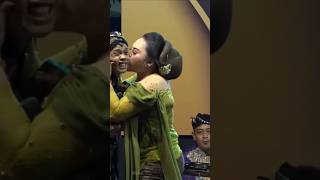 Download lagu Manohara kisses Cak Percil #guyonmatoncakpercilcs #freshentertainment # mp3 Download lagu Manohara kisses Cak Percil #guyonmatoncakpercilcs #freshentertainment # mp3