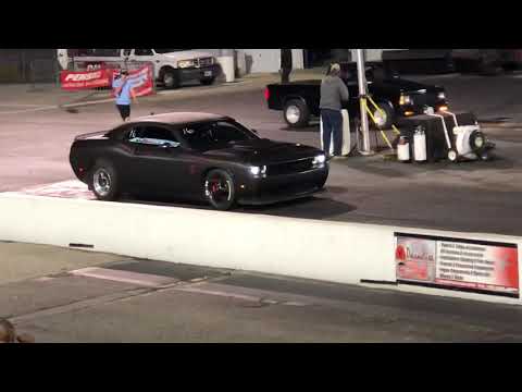 Dodge Hellcat Challenger vs S10 Chevy pickup