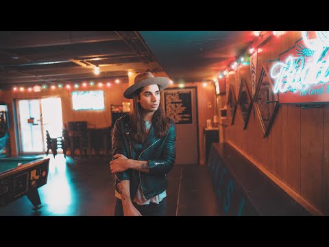 Johnny Gates - Flirt (official lyric video)