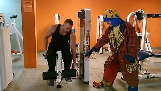 El Payaso Pikorete en el gimnasio Xtreme Body Gym 787-465-7844