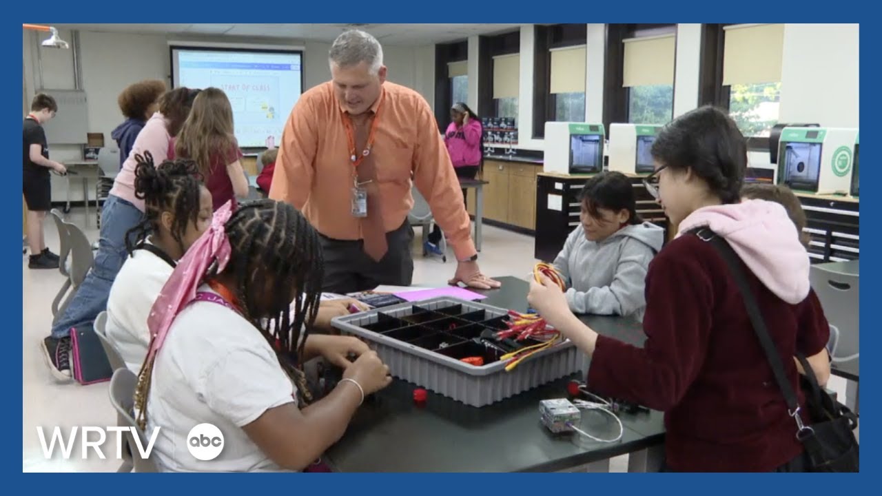 New STEM Lab encourages students at Broad Ripple Middle School to explore STEM fields early