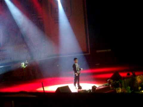 Presley Petrus at Hongkod