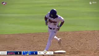 Max Durrington with the fight back 2 run shot!