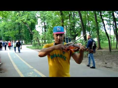 viorel canta la vioara  15 mai 2016