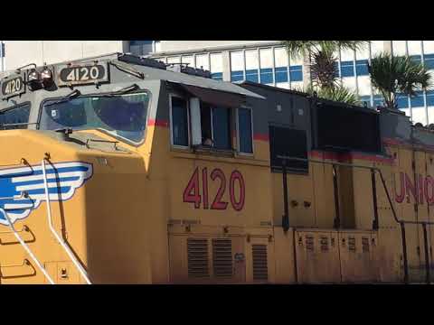 Union Pacific sd70m leading ns209
