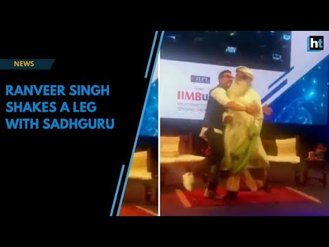 Ranveer Singh shakes a leg with Sadhguru at IIM Bangalore