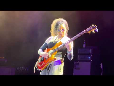 Rhonda Smith on bass -  Prince / Jeff Beck