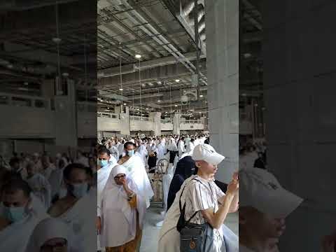 Umrah Crowd of Workshipers Performing Tawaaf || April 22, 2022