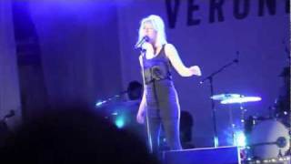 Veronica Maggio - Dumpa mig LIVE at Gröna Lund