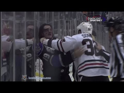 John Scott vs Kevin Westgarth Nov 27, 2010 - Chicago feed