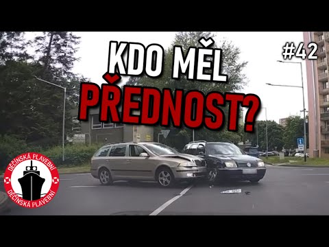 Zablokoval sanitku, zmatená řidička, klasická nehoda | kompilace #42