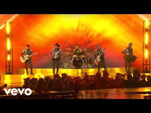 Los Tigres Del Norte - Aquí Mando Yo (En Vivo)