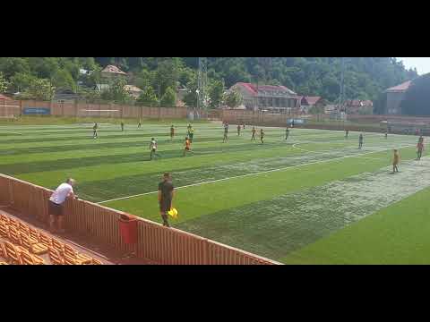 A.S.ARIPILE BACAU-    JUNIORII ROMAN (2) 4-1