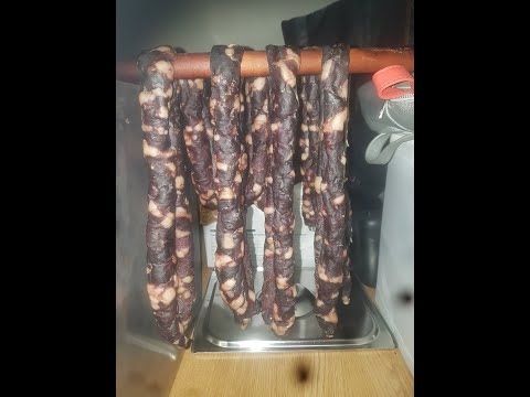 Palcówka z wołowiny, kiełbasa surowa dojrzewająca. Można zrobić bez specjalistycznych narzędzi :)