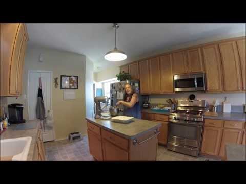 Episode 1 - Deanna's Banana Cake