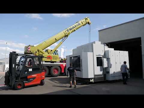 Cold chamber die casting machine with peripherals