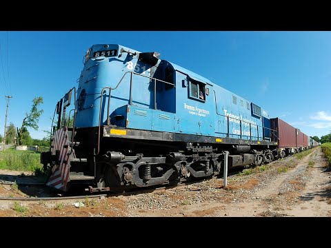 8511 y 9417 s/v ingresando a Venado Tuerto con el alfalfero de 31 PCs. 
