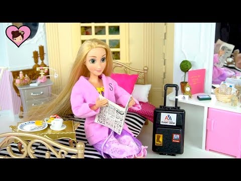 Barbie Rapunzel Grand Hotel Bedroom with Frozen Elsa & Anna - Dollhouse Cleaning Routine