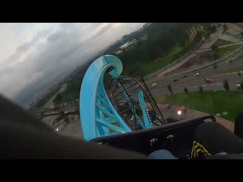 Montaña Rusa Drakko Parque Salitre Mágico de día