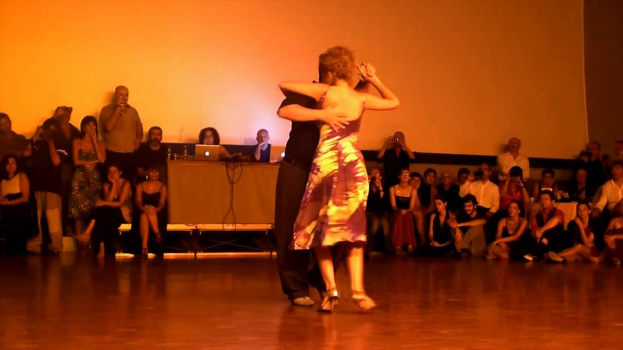 Noelia Hurtado y Carlitos Espinoza  -San Remo 2012-  Milonga