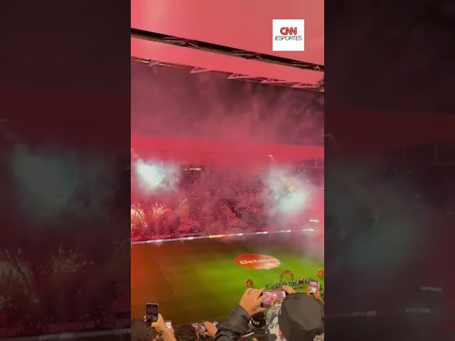 Torcida do Corinthians faz festa antes da final da Copa do Brasil