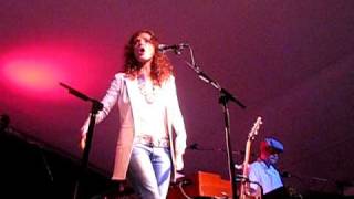 I Smell a Rat- Patty Griffin w/ Buddy Miller Richmond 2010