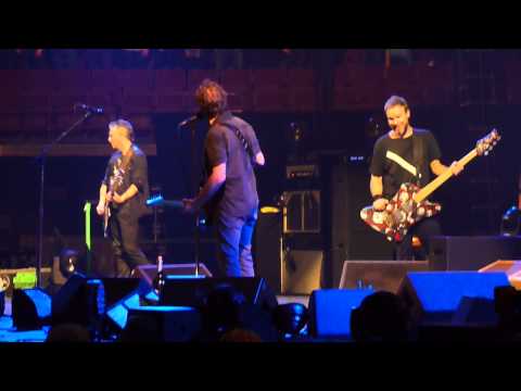 Pearl Jam, "Setting Forth" (Rogers Arena 12/4/13)