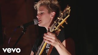 Betty Who - Exclusive Performance: Betty Who &quot;Human Touch&quot;