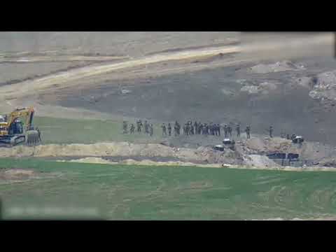 Ինչպես են Ադրբեջանի ԶՈՒ զինծառայողները մոտենում ՀՀ ԶՈՒ զինծառայողներին ու կրակ բացում