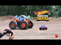 RC model Hot Wheels Monster Trucks HW dálkově ovládaný kabriolet 1:12 Rhinomite s hračkou Race Ace truck 1:64