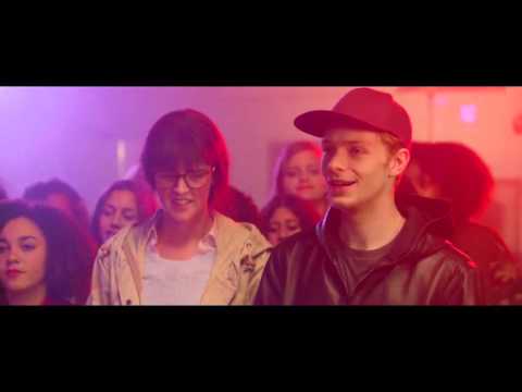 Fashion Chicks scene: Dancebattle