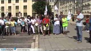 Autós demonstráció Szombathelyen is