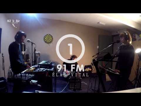 Élan vital - Radio One Live To Air