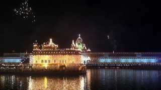 preview picture of video 'Golden Temple Fireworks, Amritsar, India, April 13, 2013'