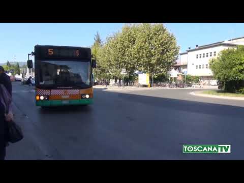 2019-05-24 PISTOIA - SENZA BIGLIETTO REAGISCE CONTRO AUTISTA BUS