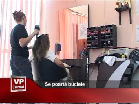 Se poartă buclele