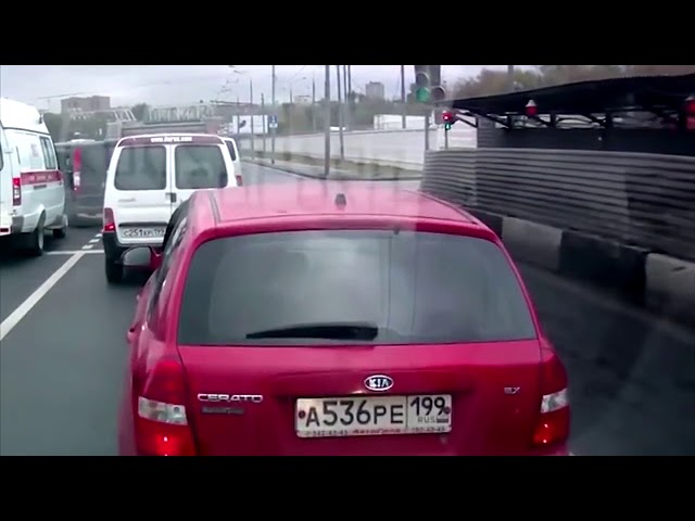 Странные маневры на дороге