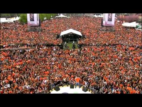 Wolter Kroes - Viva Hollandia - WK 2010 - 538 (Live Video)