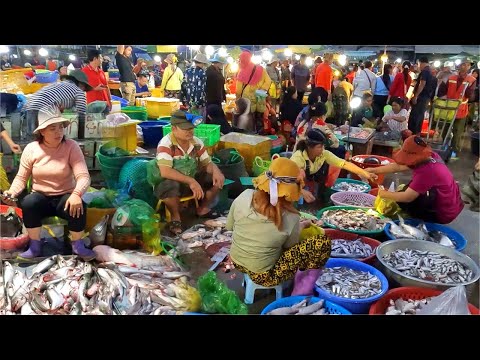 Freshwater fish market! Chbar Ampov Market is a wholesale market for freshwater fish and seafood