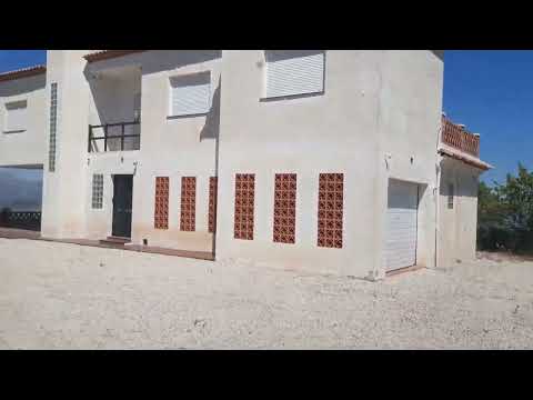 AX1107 - Casa Las Golondrinas, Colmenar - the driveway to the house