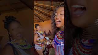 Nelisiwe Sibiya singing Ngikhumbula uMama so emotional.