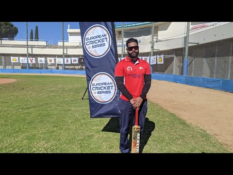 LOL! Happy Singh having a laugh