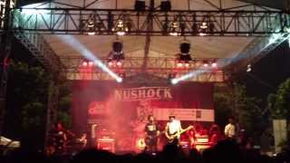 Pee Wee Gaskins feat. Shun Totalfat - Dari Mata Sang Garuda (Live in Jakarta)