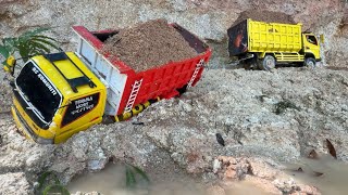 Download lagu Oleng parah nyaris TERCEBUR sungai‼️dam truk canter hdx muatan pasir ugal-ugalan di jalan berlumpur  mp3
