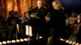 Johnny Cash &amp; Willie Nelson - Ring of Fire (live)
