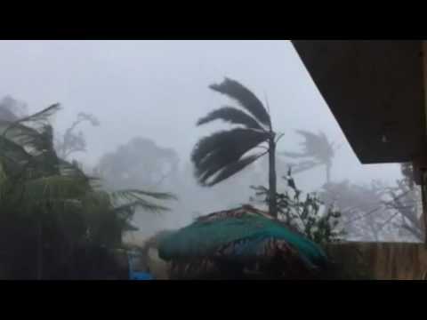 Supertyfon laver massive ødelæggelser i Filippinnerne - DR Nyheder